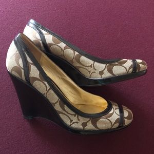 Authentic Coach wedge. Size 8B